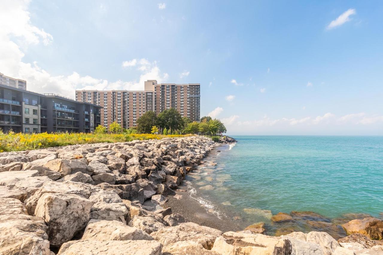 Globalstay Modern Townhomes In Lakeshore Steps To The Beach 해밀턴 외부 사진