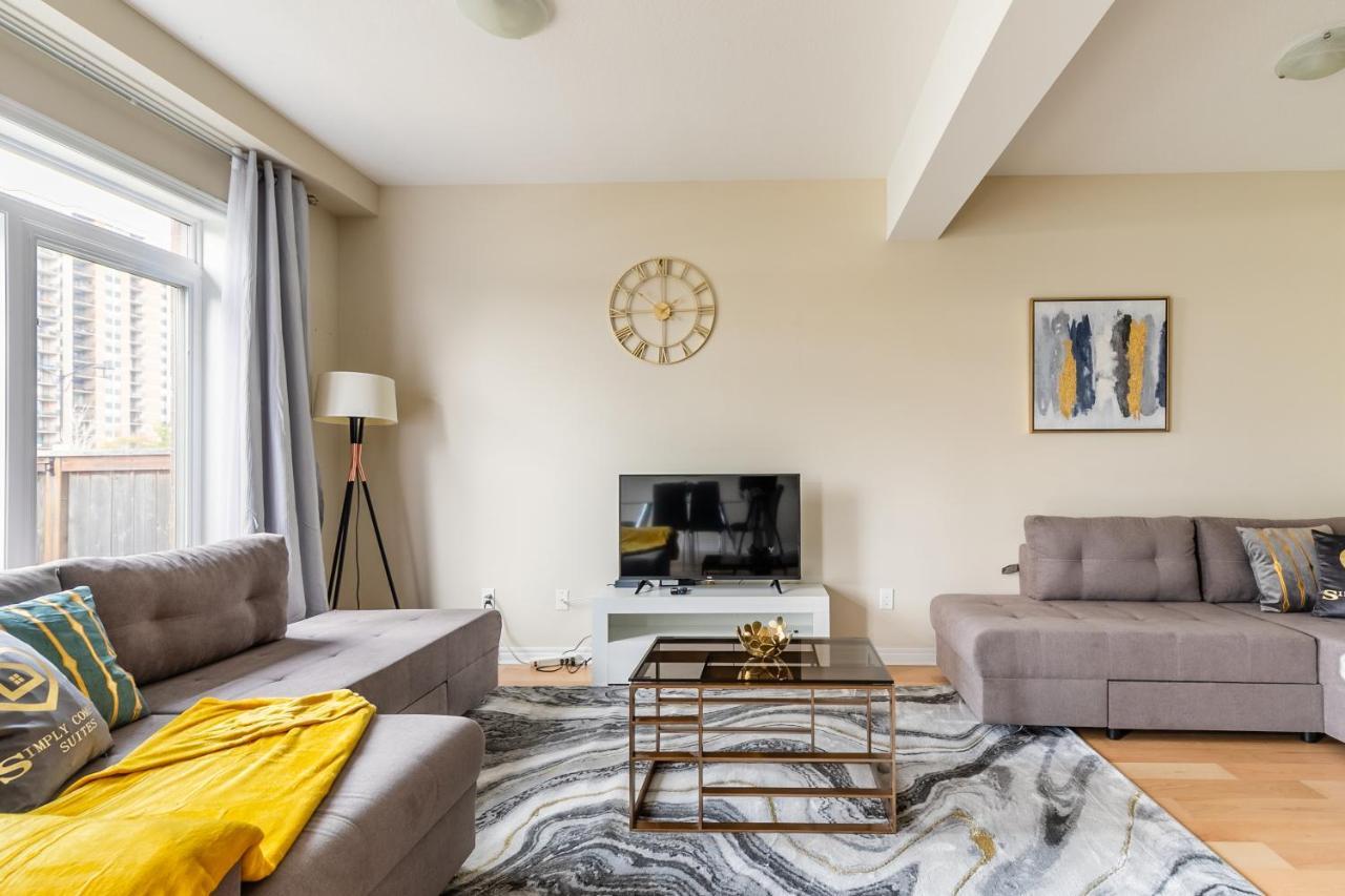 Globalstay Modern Townhomes In Lakeshore Steps To The Beach 해밀턴 외부 사진